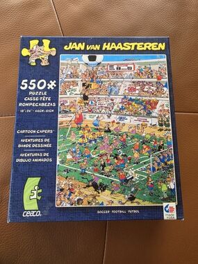 Jan van Haasteren 550-Piece CARTOON CAPERS Soccer Collectible 2013 EUC